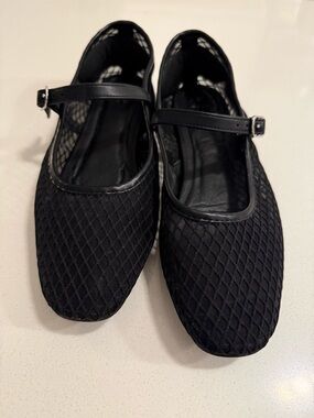 GAP Black Quilted Mary Jane Flats